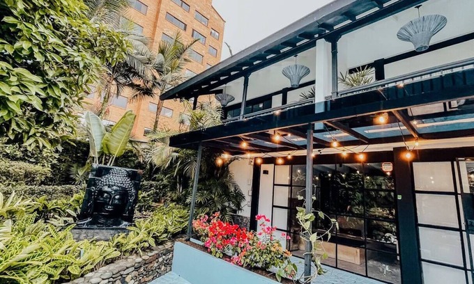 El Tesoro Apartment | 3 Bedrooms 3.5 Bathrooms