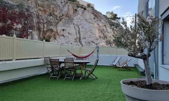 Endoume Apartment | 3 bedrooms and terraces 2 steps from the sea! Family