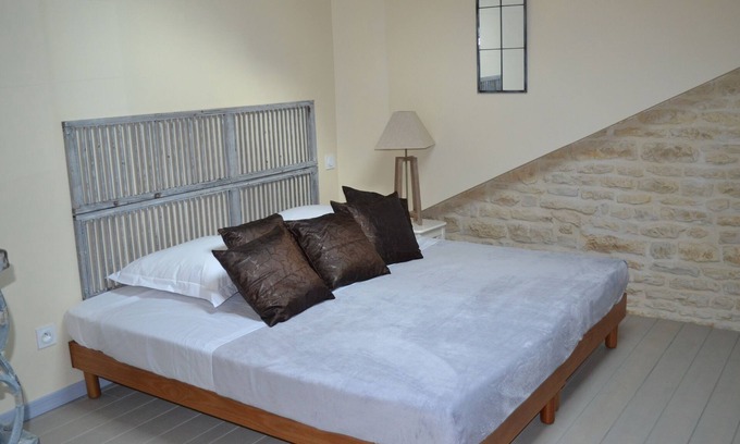Prisse-la-Charriere Apartment | 3 Bedrooms Apartment In Prissé-La-Charrière