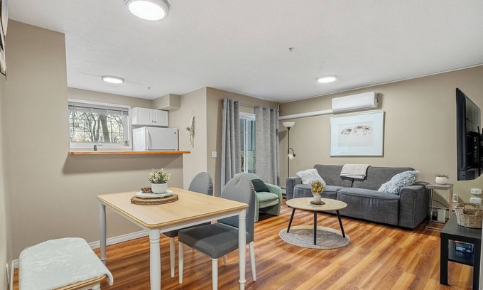 Victoria Park Condo | 3 Beds (Queen) Free Underground Parking, AC, Riverwalk, Saddledome, 2 bedrooms