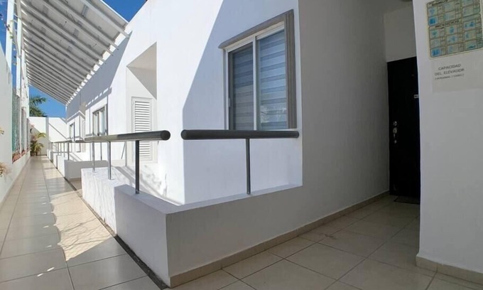 Diaz Ordaz Condo | 3 blocks to the beach! 2 bedroom aptmt Versalles!