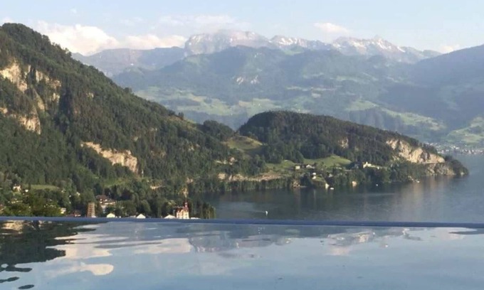 Vitznau Apartment | 3 Br - Peaceful House with Lake View