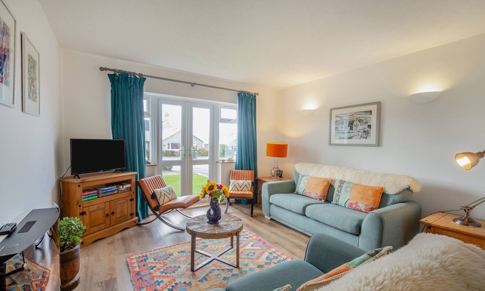Edern House | 3 Bro Terfyn - Three Bedroom House, Sleeps 6