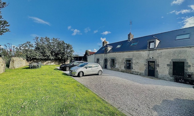 Montfarville House | 3 Chambres - 2 Salles de Bains - Grand Jardin