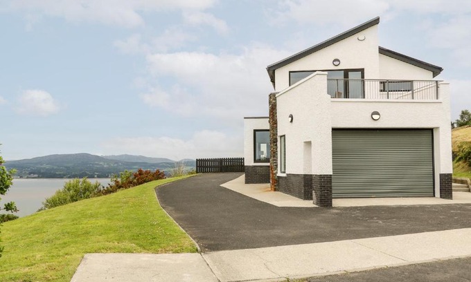 Fahan House | 3 Harbour View