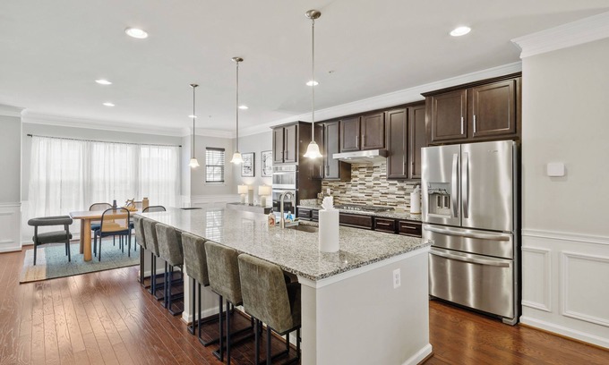 Hanover House | 3-Level Luxury Modern Townhome Minutes From BWI + Casino