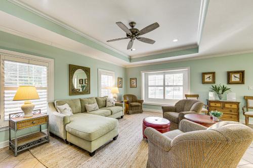 Tyler House | 3 Mi to Downtown Tyler Home with Fenced Yard!