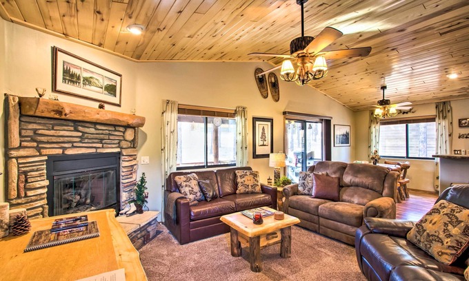 Show Low Cabin | 3 Mi to Fool Hollow Lake: Romantic Show Low Cabin