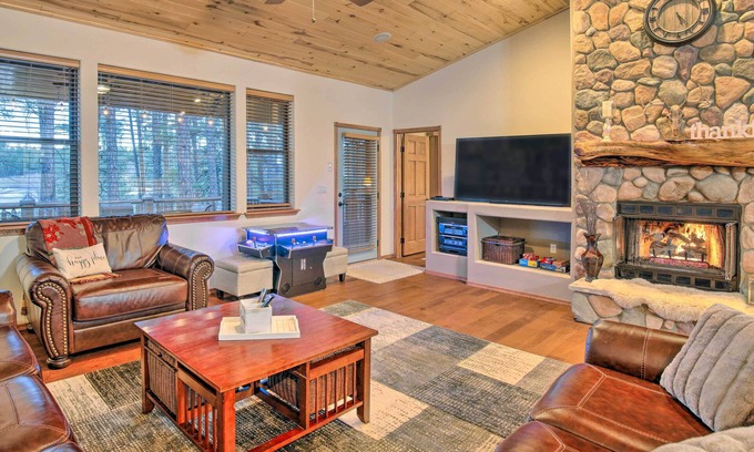 Torreon Cabin | 3 Mi to Golf Course: Show Low Escape w/Fire Pit