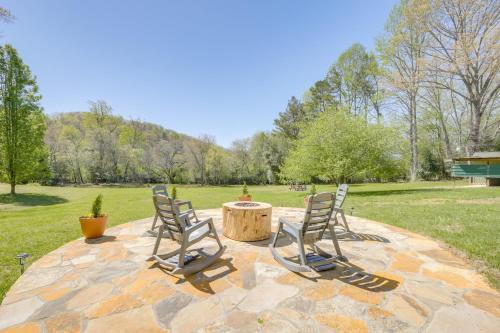 Hiawassee House | 3 Mi to Hiawassee Berry Cute Country Cottage