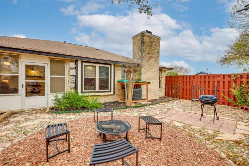 Universal City House | 3 Mi to Randolph AFB Family Home with Poker Table!