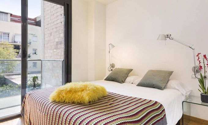 Sant Gervasi Apartment | 3 rooms 6 persons in Sant Gervasi with terrace near the Teknon
