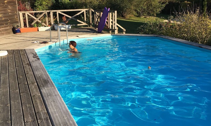 Laroque-Timbaut House | 3-star gîte, 8 people, stone house, swimming pool, close to shops.