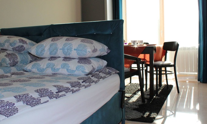 Stare Miasto District Apartment | 3- STUDIO features both WiFi and private parking free of charge.
