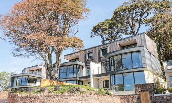 Newton Ferrers Cottage | 3 THE HIDE, family friendly, with a garden in Newton Ferrers