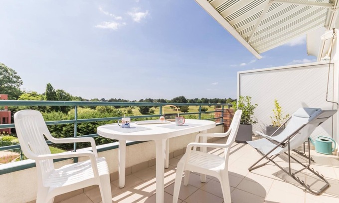 Pornic Apartment | 3* Walking distance: 5 minutes from the golf course, sea and shops. Everything can be done on foot