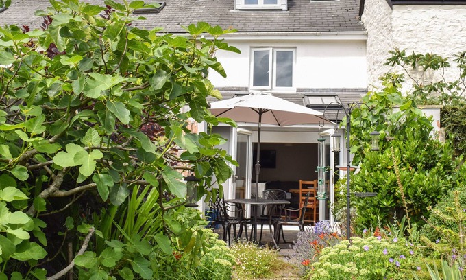 Bampton Cottage | 3 WEST STREET, romantic, character holiday cottage in Bampton, Devon