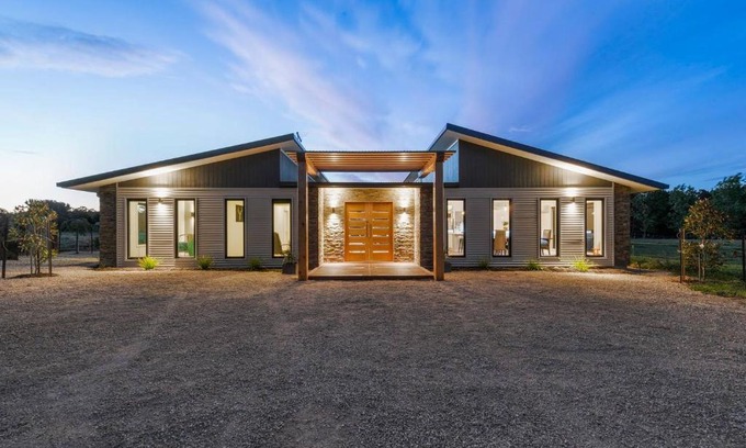Mansfield House | 3 WISE MONKEYS, MANSFIELD