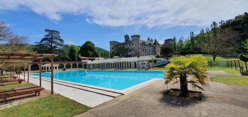 Serves-sur-Rhone Hotel | 30 m² Hotel ∙ 4 guests