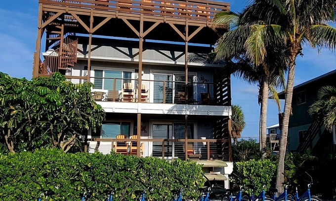 Englewood House | 30 Seconds to Beach Path! All inclusive! Kayaks, SUP's, Bikes & so much more!