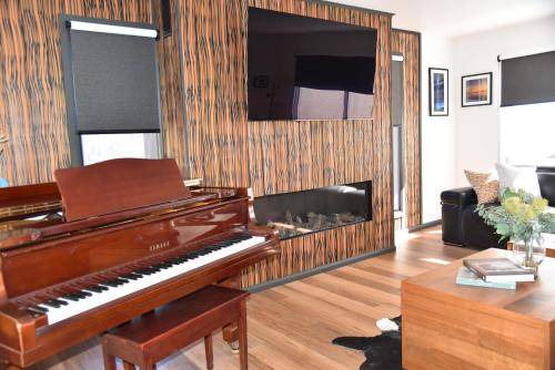 Wilburville House | 300 m² House ∙ 2 bedrooms ∙ 4 guests