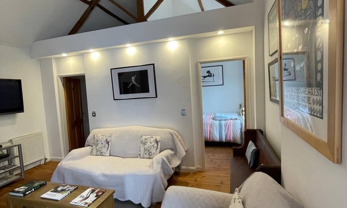 Retford House | 300 year old barn