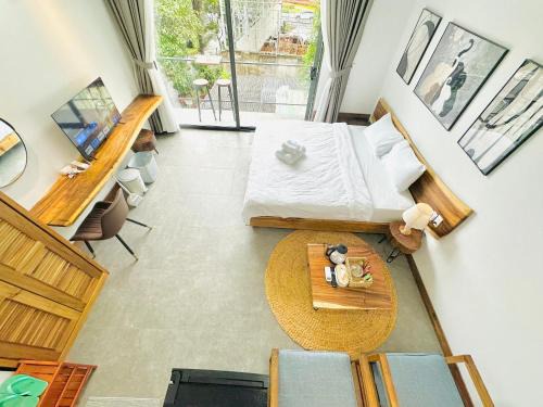 Ninh Kieu Apartment | 303MSNK Luxe Spacious Studio l Balcony