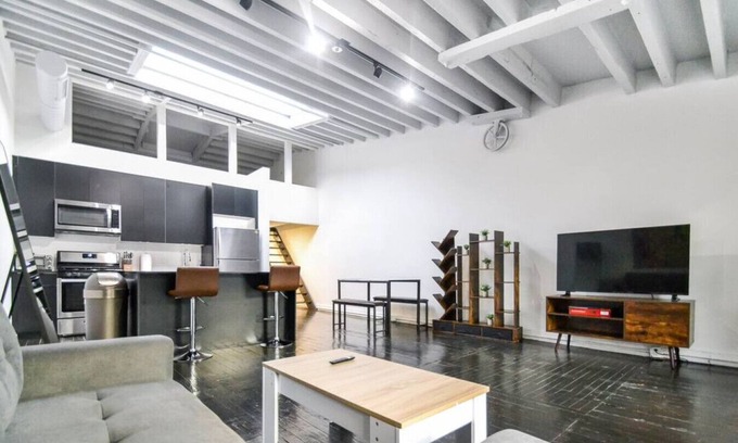 Old City House | 305 - BUILDING · EXCEPTIONAL 4 STORY TOWNHOUSE IN AAA LOCATION