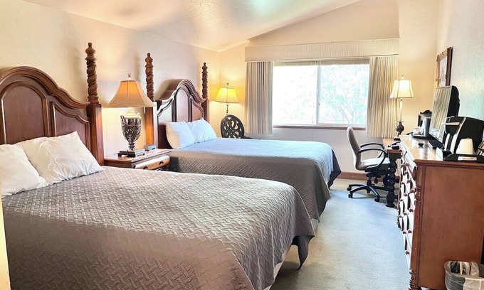 Midway Condo | 3070 Double Queen Getaway at Zermatt Resort