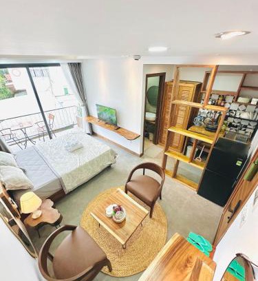 Ninh Kieu Apartment | 307MSNK Luxe Studio l Balcony & Kitchen