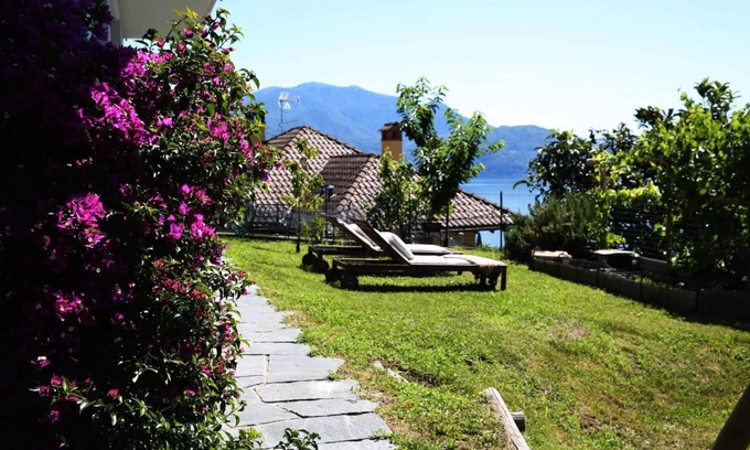 Cannero Riviera Apartment | 3½-room apartment with 2 terraces, garden and beautiful view of the lake