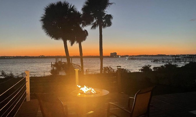 Rio Mar Beaches House | 3170 S Peninsula Drive