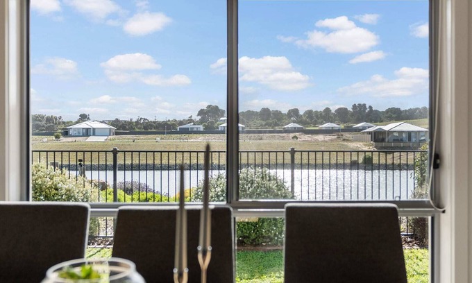 Nangkita House | 32 Blanche Pde Hindmarsh Island