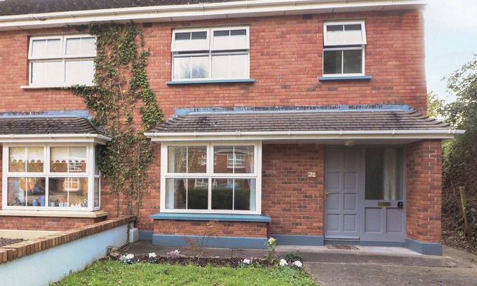 Killarney Cottage | 32 KINGS PARK, pet friendly, with a garden in Killarney, County Kerry