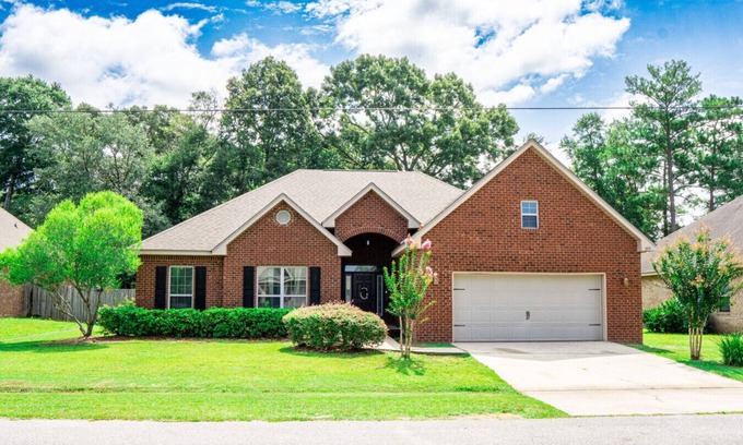 Crestview House | 3575 Autumn Woods Dr.