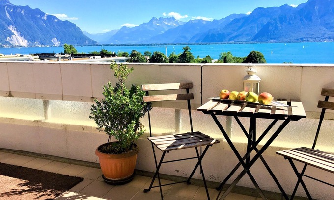 Montreux Apartment | 35Modern and spacious with balcony and lake view