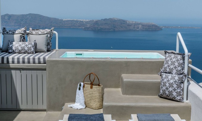 Imerovigli Villa | 360 View by Caldera Houses