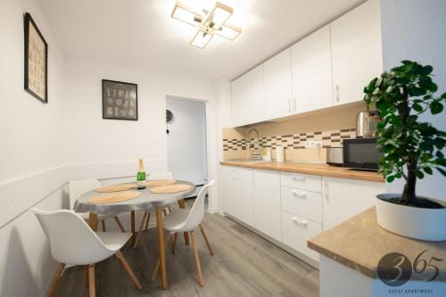 Hunedoara Apartment | 365 Guest Apartment