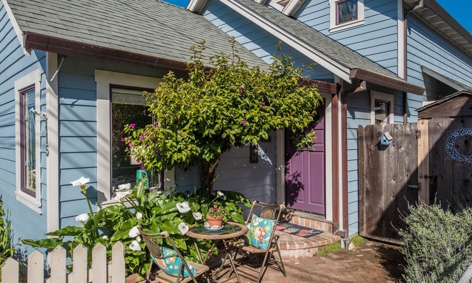 Pacific Grove House | 3743 Pelican Peaks ~ Near Aquarium, Beach & Town