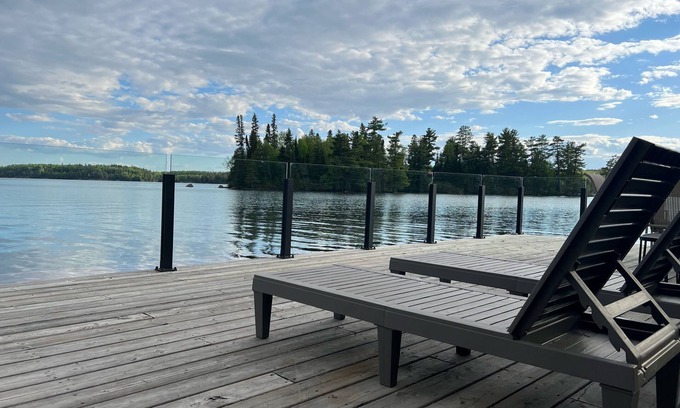 Northern Ontario Cottage | 3800 sq.ft. Lakefront Home on Black Sturgeon