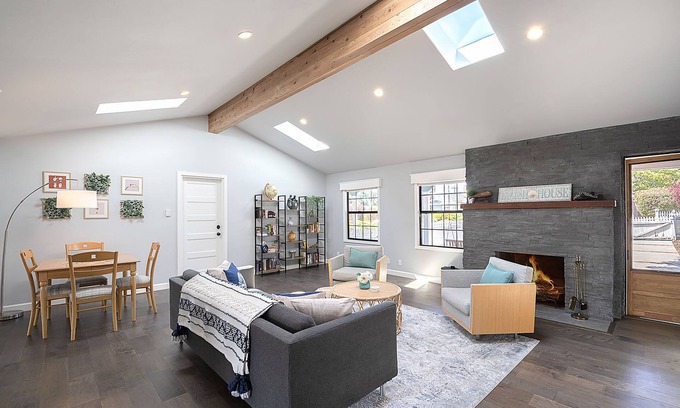 Del Rey Oaks House | 3849 La Vista Portola - Spacious, Mountain Views
