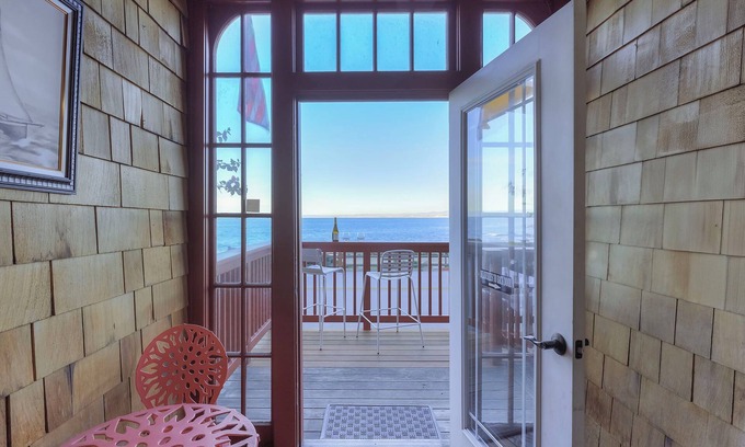 Pacific Grove House | 3946 Listen to the Waves - Oceanfront, Bay View