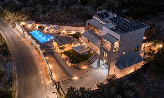 Xiro Chorio Villa | 3A's Family luxury villa near Rethymno & all amenities