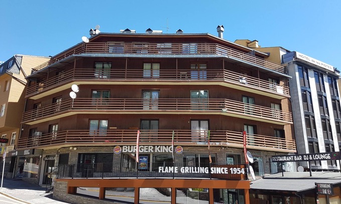 Pas de la Casa Apartment | 3BC VELASQUEZ - APTO 2 BED. DIRECT SLOPES