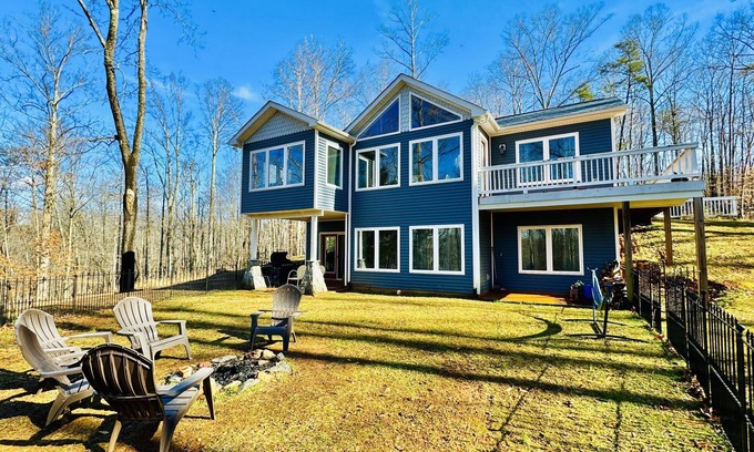 Goode Other | 3bd/2 ba Farm-Relax & Disconnect w/Scottish Highland Cows