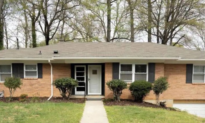 Danville House | 3BD/2BA | ❤ of DANVILLE | 5★ AMENITIES | 24m 2 VIR