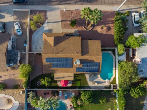 Tami Estates House | 3bdr Remodeled Scottsdale Desert Pool Oasis and Entertainment