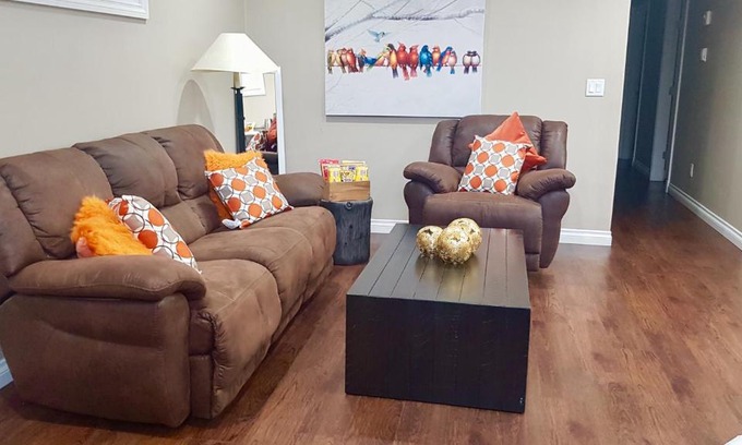 Grande Prairie Apartment | 3beds Suite By Costco,GP Airport,Shopping centres