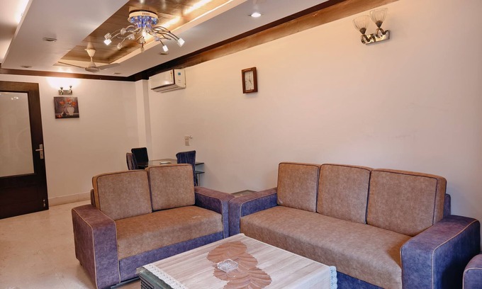 Greater Kailash Apartment | 3BHK Apartment in Greater Kailash-1, M Block Market by HostMyStay