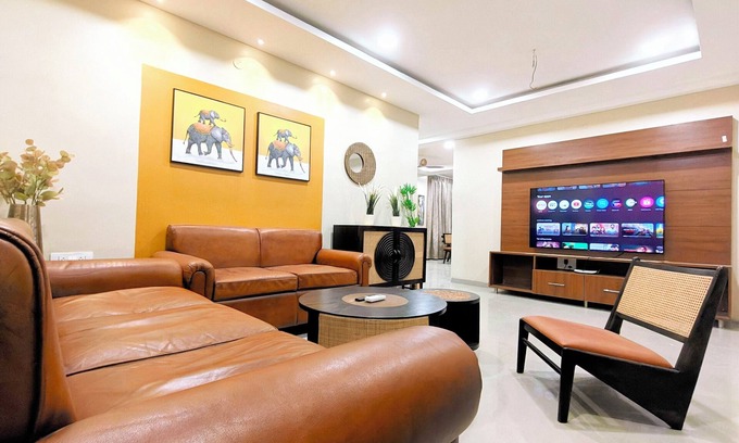 Banjara Hills Apartment | 3bhk in Banjara Hills. Close to Rainbow Hospital, LVPEI, Virinchi Hospital,